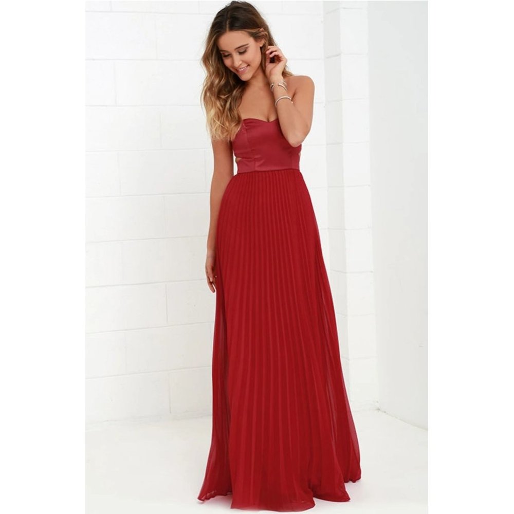 Lulu's Moment in Time Red Strapless Sweetheart Neck Accordion Maxi Dress Sz L
